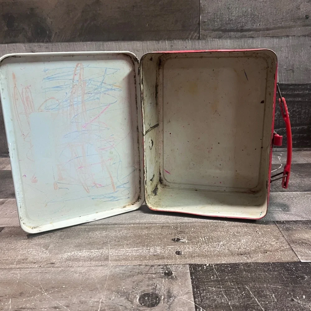 Vintage Peanuts Thermos Metal Lunch Box & Thermos Set Charlie Brown Snoopy 1970s